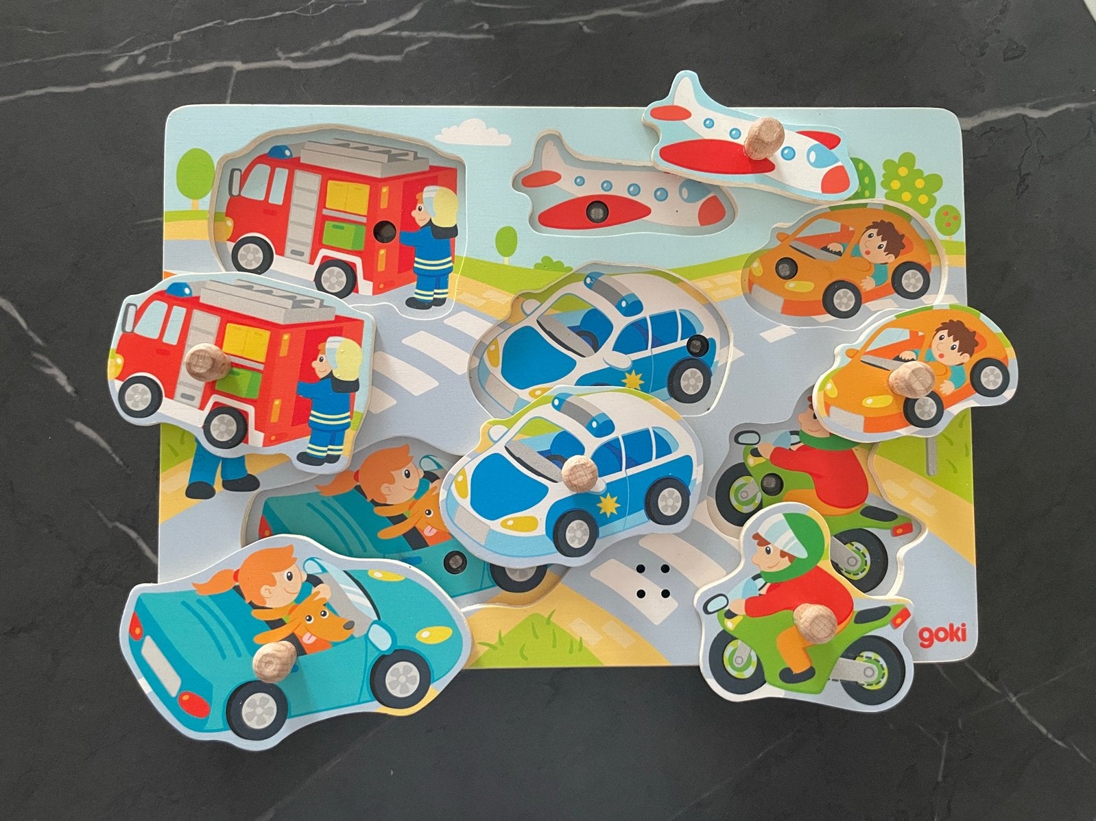 Goki houten puzzel voertuigen met noppen en geluid, Ophalen of Verzenden, Zo goed als nieuw, Overige typen
