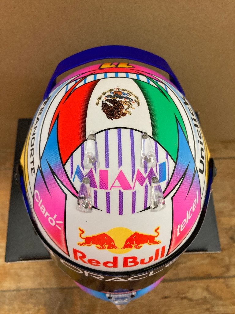 Sergio Perez 1:2 helm 2022 Miami GP Red Bull Schuberth, Verzamelen, Ophalen of Verzenden, Nieuw, Formule 1