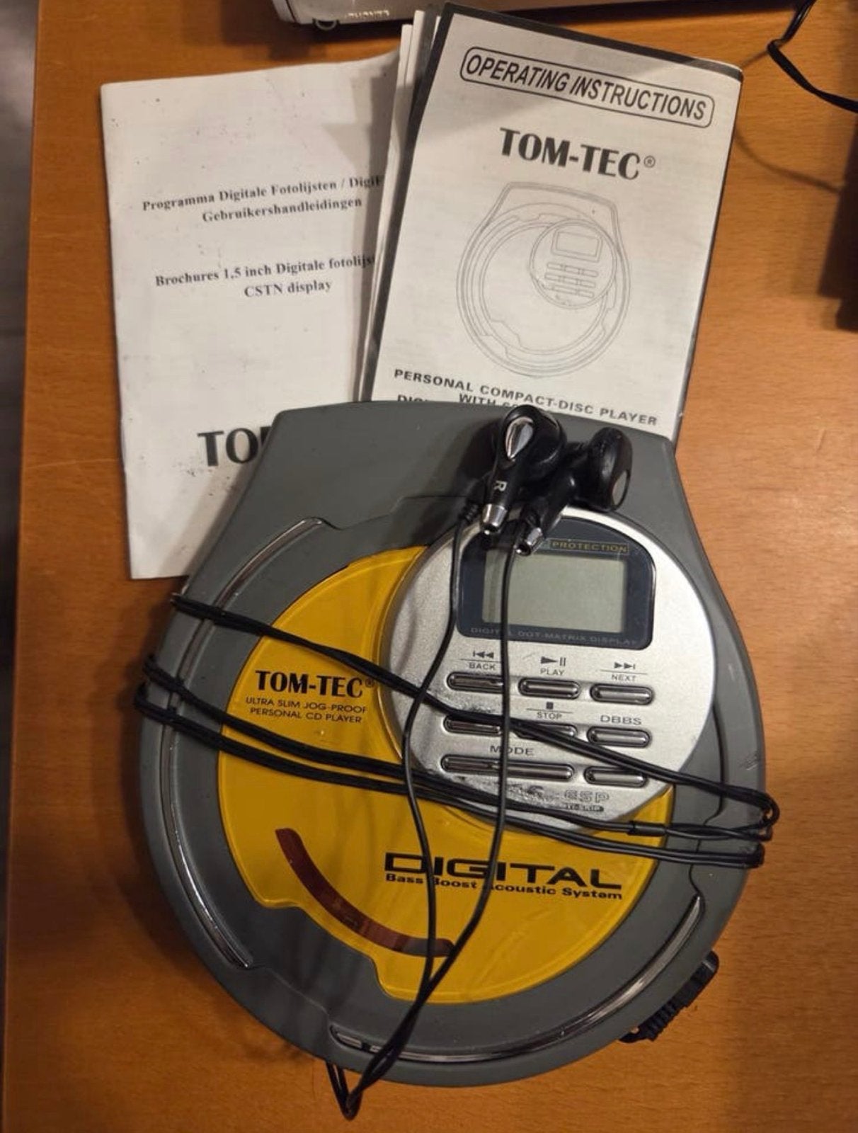 TOM-TEC Draagbare CD-speler met handleiding, Ophalen of Verzenden, Gebruikt, Overige merken, Draagbaar