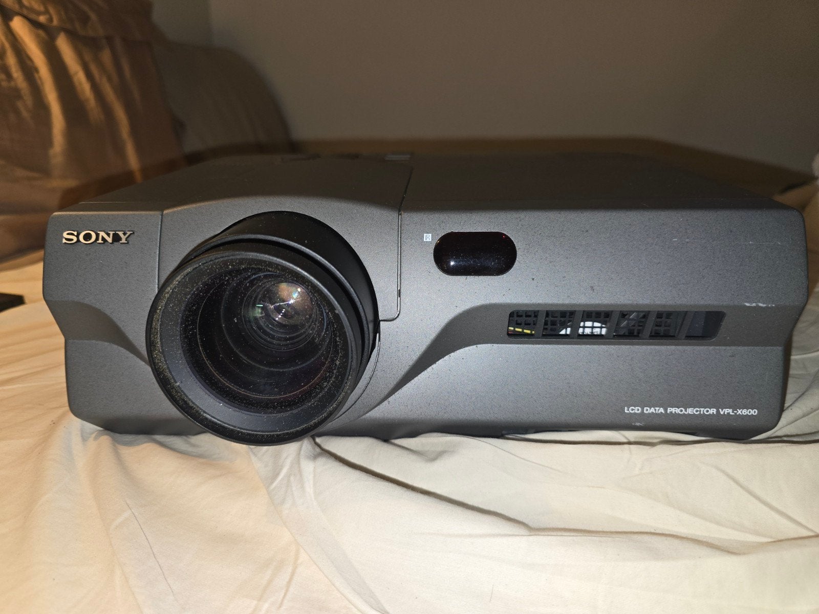 Sony LCD Data Projector VPL-X600 met accessoires en tas, Gebruikt, Ophalen of Verzenden, LCD, Sony