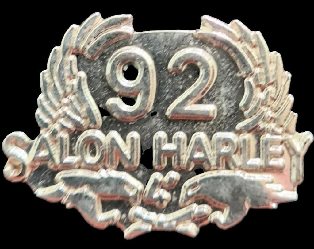 Harley Salon 92 pin- zilverkleur, Verzenden, Nieuw, Transport, Speldje of Pin