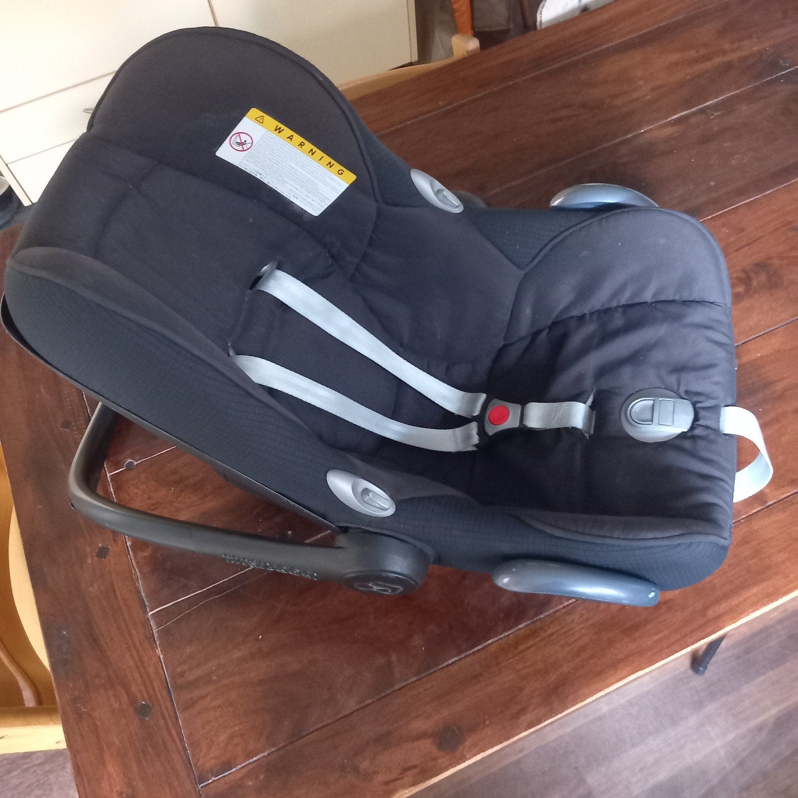 Maxi cosi stoeltje met opbergvakje., Ophalen, Autogordel, Zo goed als nieuw, 0 t/m 13 kg