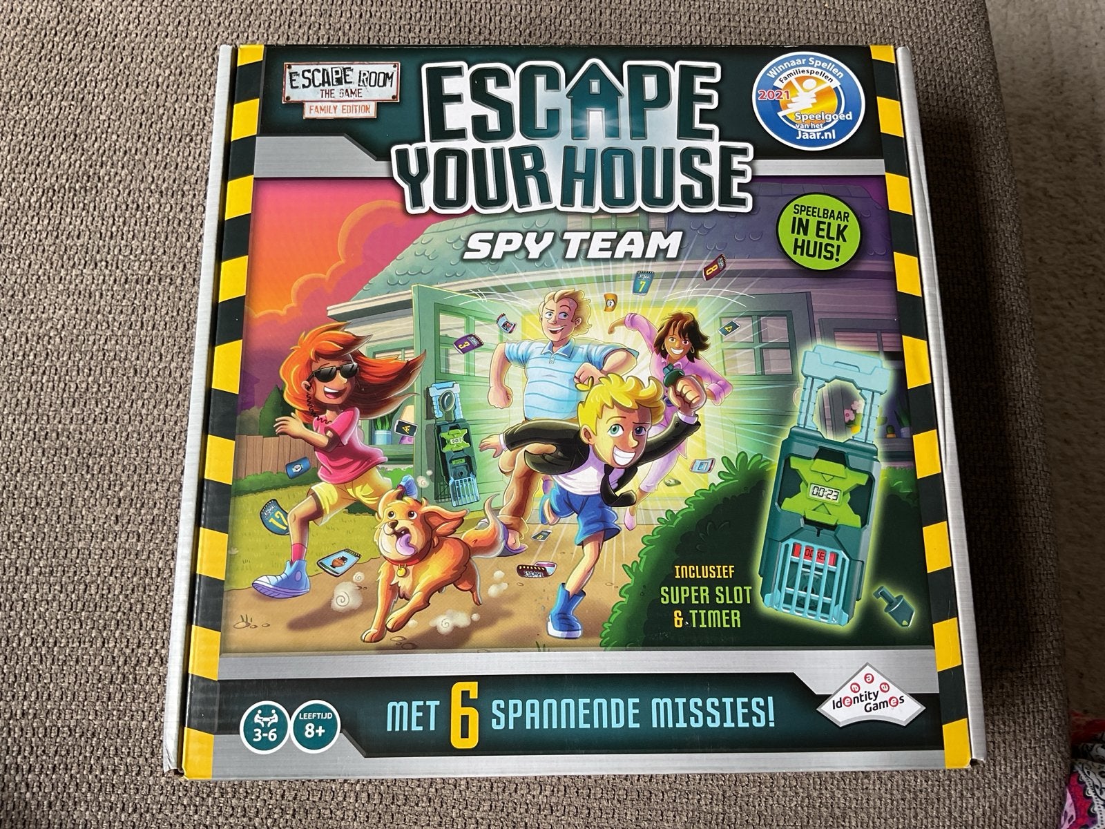 Escape Your House: Spy Team - Family Edition, Drie of vier spelers, Ophalen of Verzenden, Zo goed als nieuw
