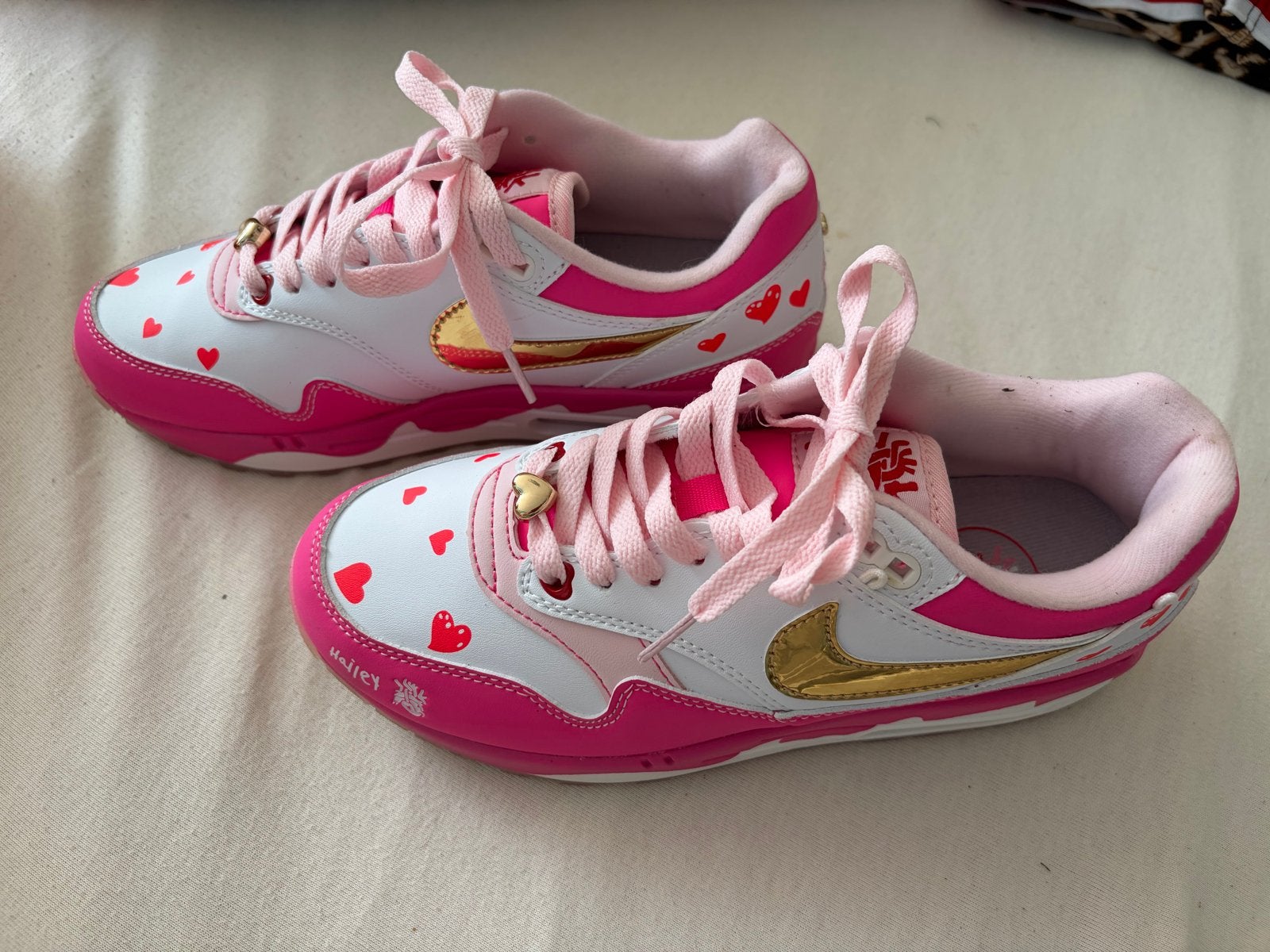 Nike Air Max 1 '86 DBX 'Hailey' - Roze/Wit/Goud, Nieuw, Ophalen of Verzenden, Sneakers of Gympen, Roze