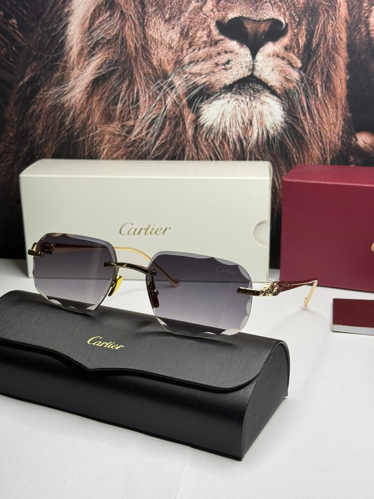 Cartier Diamond Cut Panther Grijze Zonnebril, Ophalen of Verzenden, Zo goed als nieuw, Overige merken