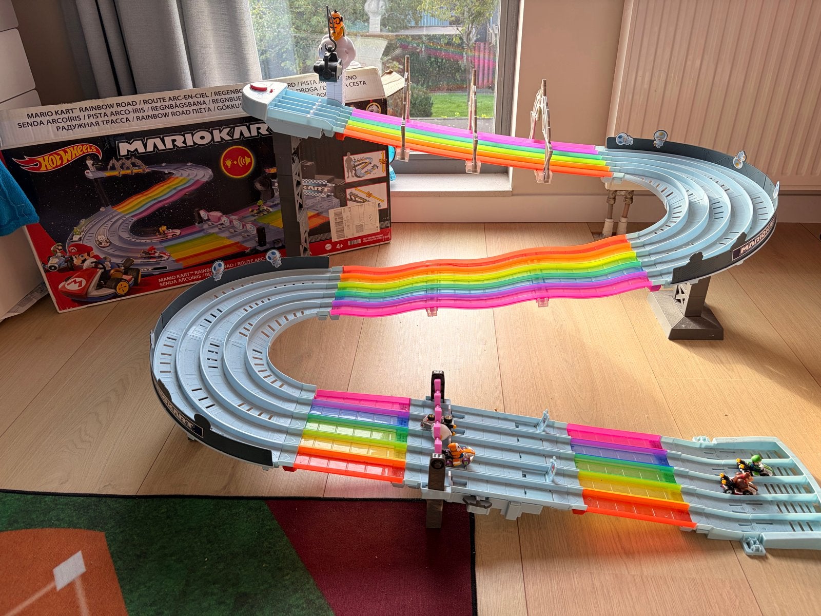 Hot Wheels Mario Kart Regenboogbaan met doos en 7 karts, Ophalen, Hot Wheels, Racebaan, Gebruikt