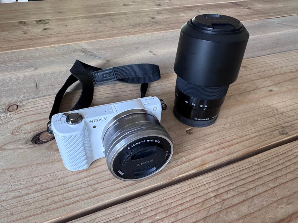 Sony Alpha A5000 systeemcamera + 2 lenzen, Audio, Tv en Foto, Fotocamera's Digitaal, Gebruikt, Compact, Sony, 8 keer of meer
