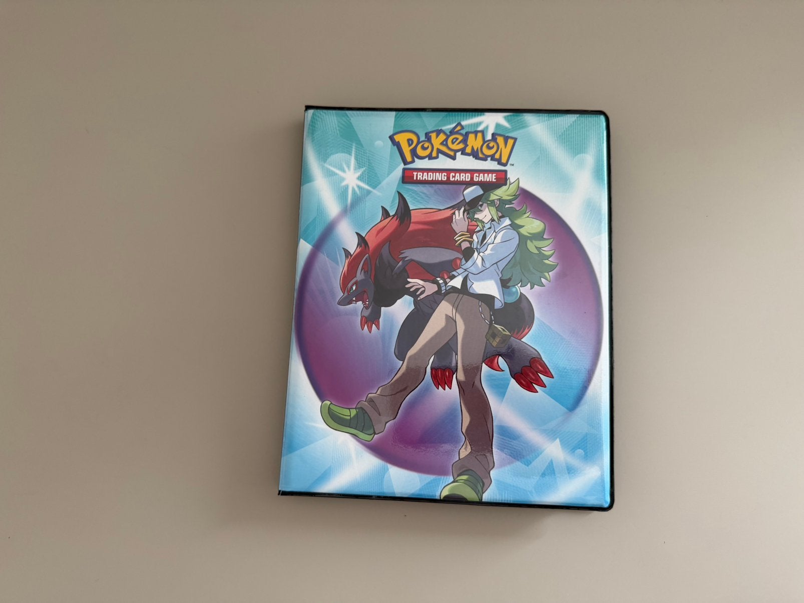 Map met pokemon kaarten, Ophalen of Verzenden, Zo goed als nieuw, Meerdere kaarten