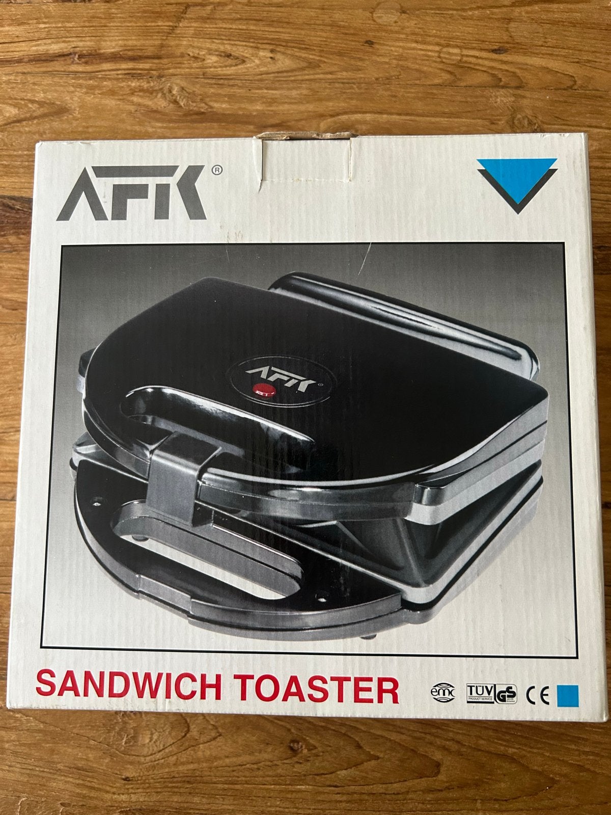 Nieuwe AFK Sandwich Toaster ST-1 - 700W, Witgoed en Apparatuur, Broodroosters, Ophalen of Verzenden, Nieuw