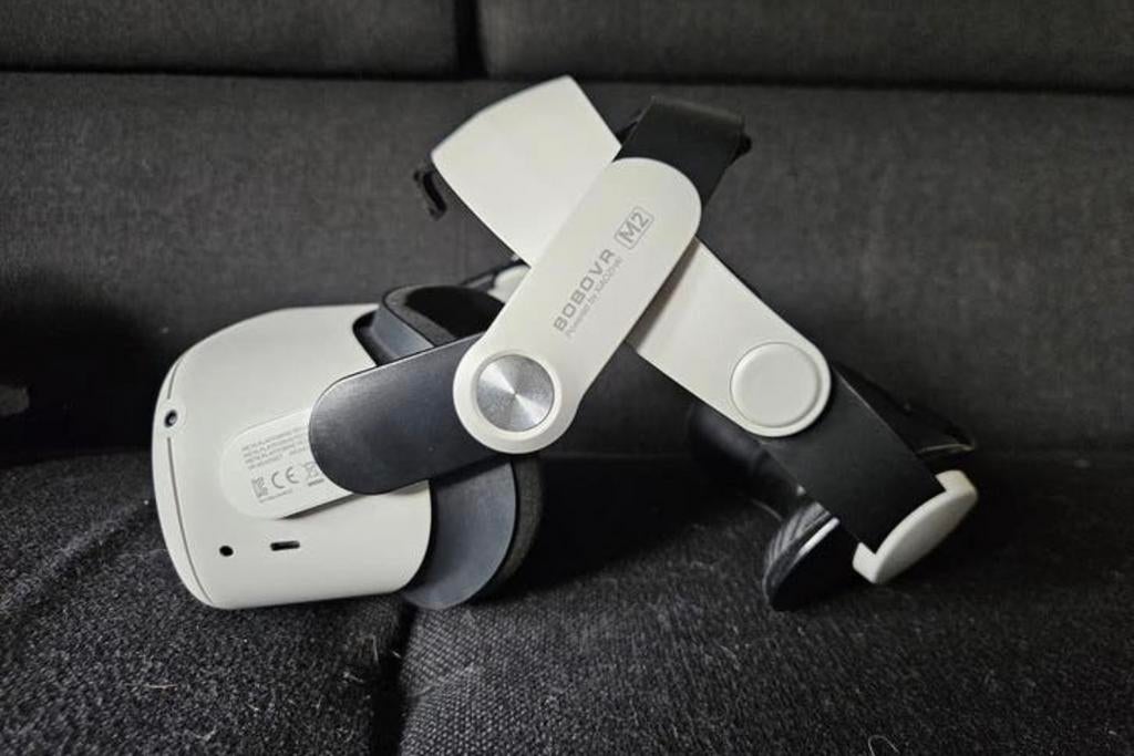 Quest 2 VR-headset 128GB met BoboVR M2 & grips, Spelcomputers en Games, Ophalen of Verzenden, Zo goed als nieuw, VR-bril, Overige platformen