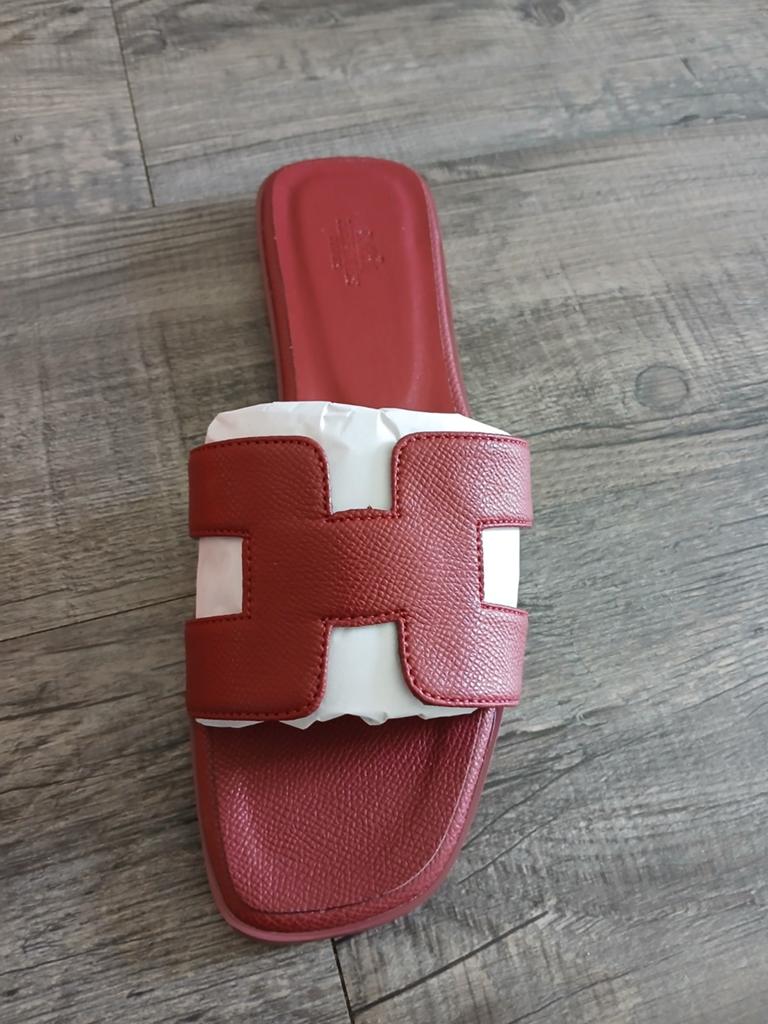 Hermes slippers bordeaux mt 38, Kleding | Dames, Schoenen, Ophalen of Verzenden, Nieuw, Rood
