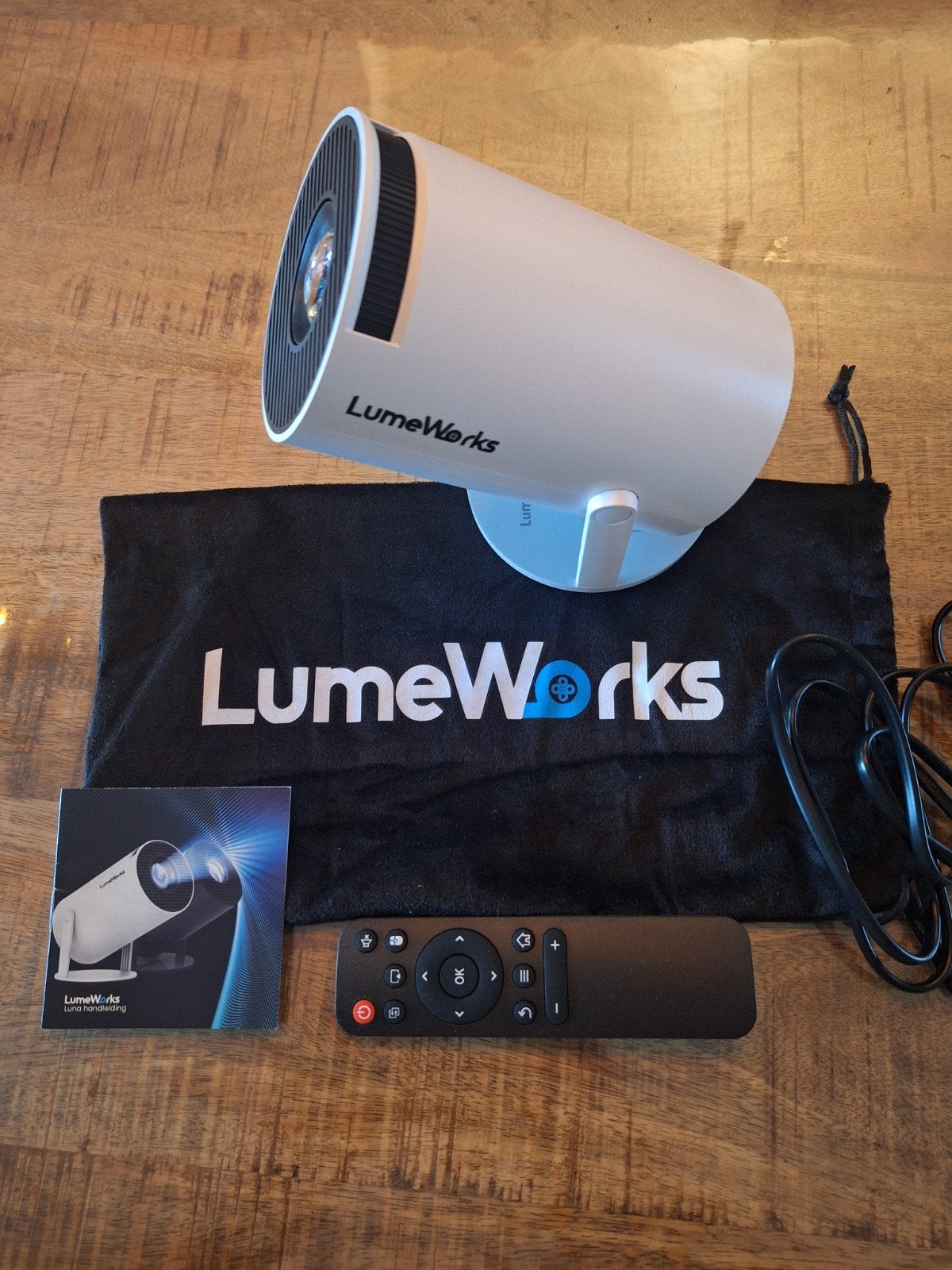 LumeWorks Luna Projector - LCD Beamer met afstandsbediening, LumeWorks, Nieuw, Ophalen of Verzenden, LCD