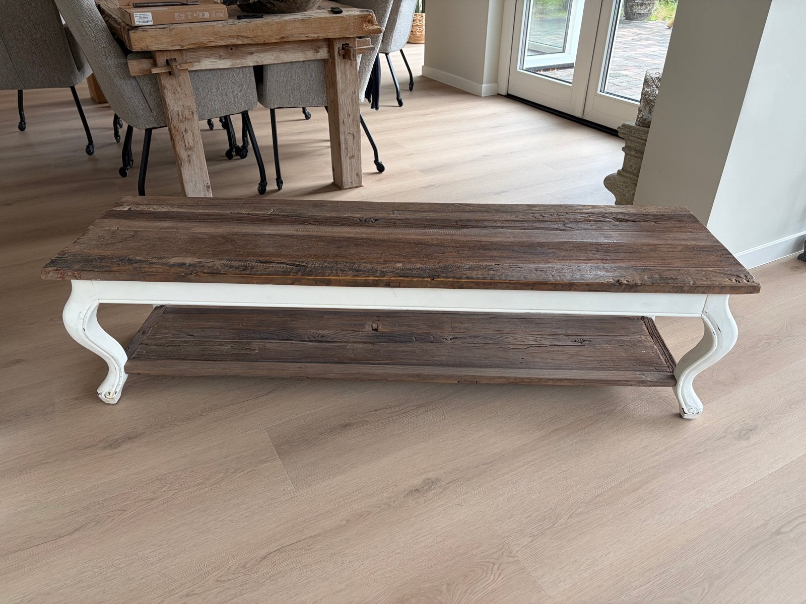Riviera Maison Salontafel van oud hout en witte poten, Huis en Inrichting, Ophalen, Gebruikt, 50 tot 100 cm, 150 tot 200 cm