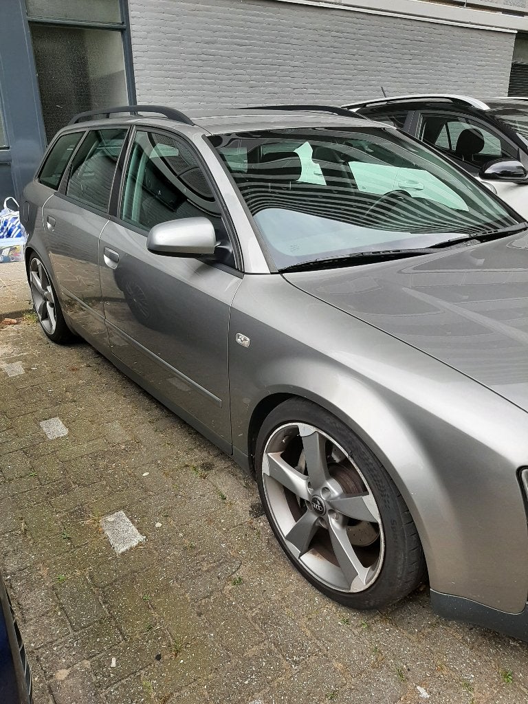 Audi A4 2001 Grijs, Voorwielaandrijving, Stof, 4 cilinders, A4