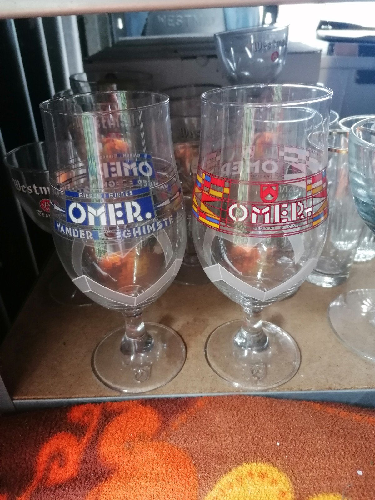 2 mooie design bierglazen Omer., Ophalen of Verzenden, Zo goed als nieuw, Glas of Glazen, Overige merken