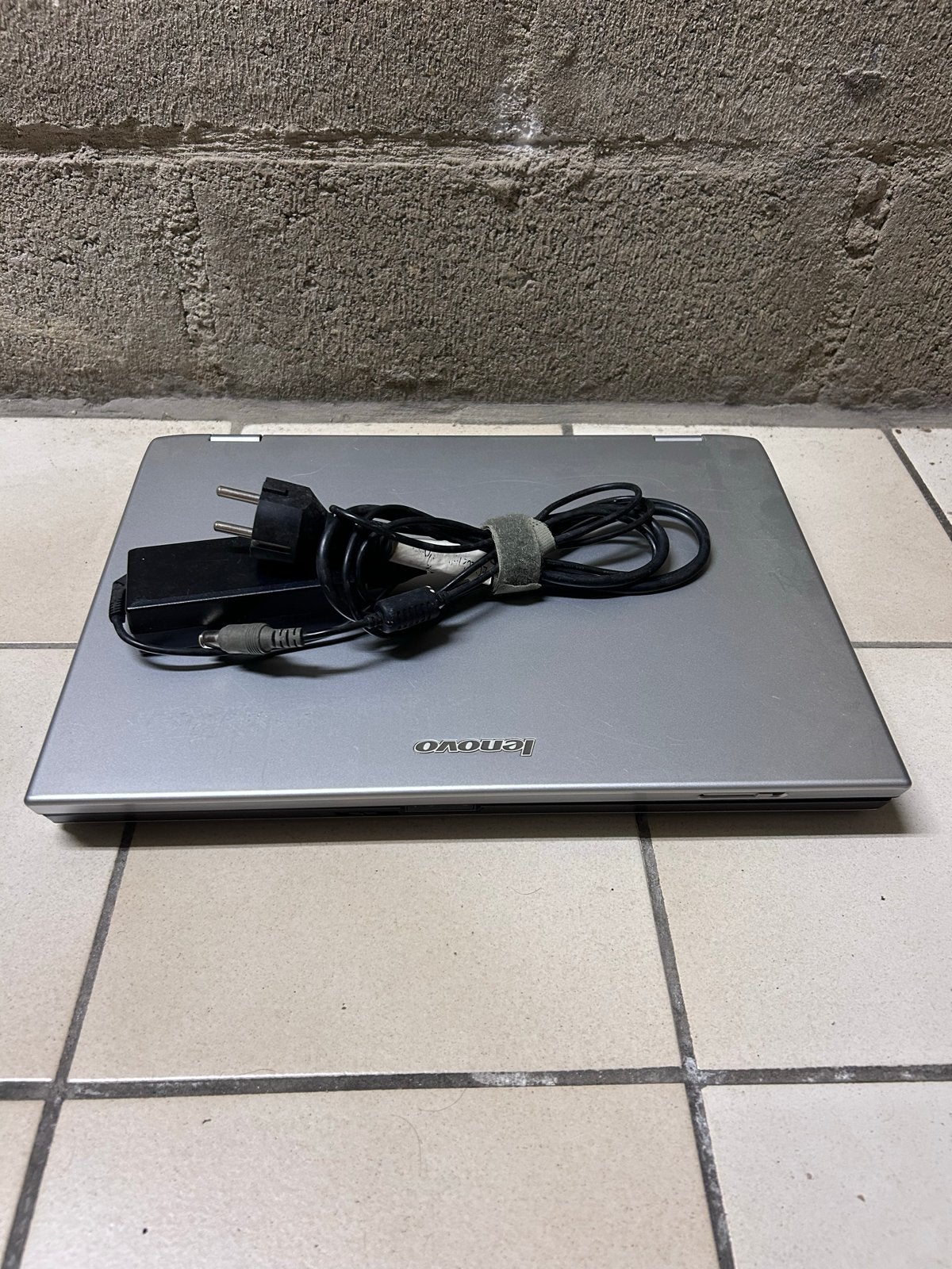 Lenovo Laptop met Intel Processor - Gebruikt, Computers en Software, Ophalen, Gebruikt, Minder dan 4 GB, Onbekend
