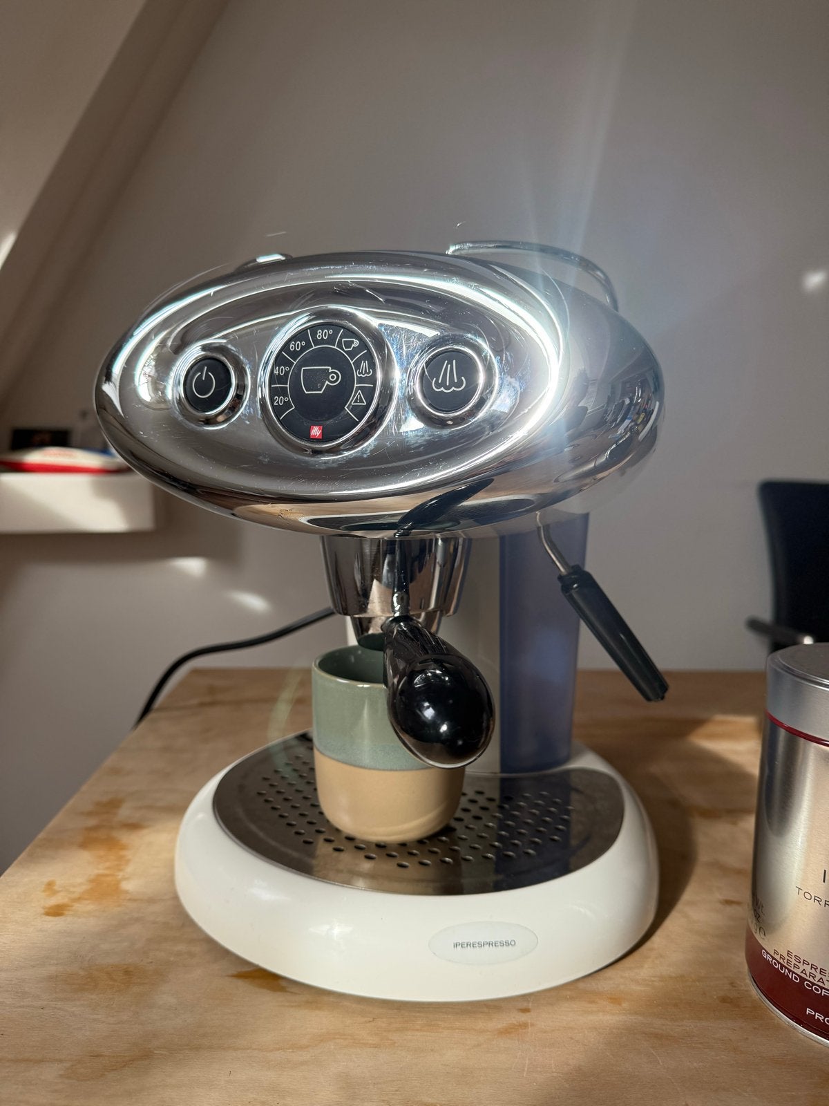 Iperespresso koffieapparaat top staat+ gratis extras, Espresso apparaat, Ophalen of Verzenden, Zo goed als nieuw, 1 kopje