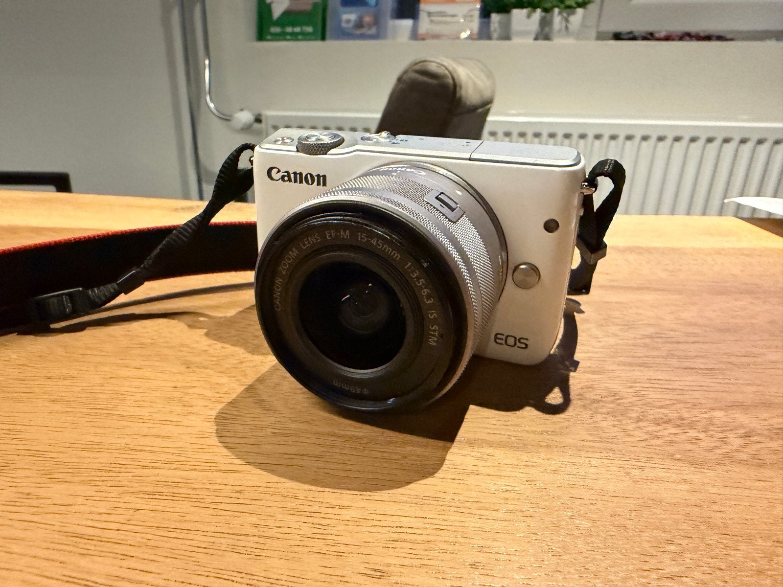 Canon EOS M10 Systeemcamera met EF-M 15-45mm lens, Gebruikt, Canon, Oplader, 18 megapixels