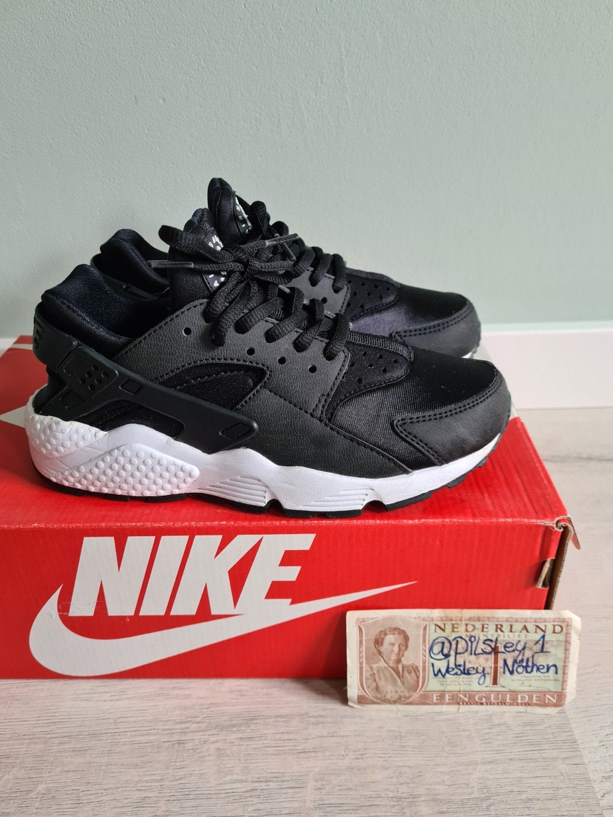 Nike air huarache Size 36.5 Patta, Ophalen of Verzenden, Zo goed als nieuw, Sneakers of Gympen