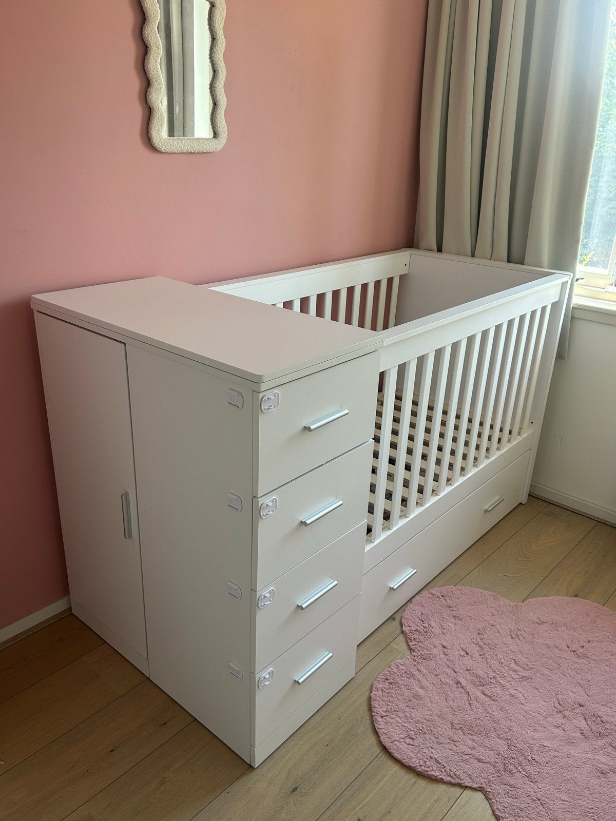 Wit ledikant met commode en lades, Ophalen, Zo goed als nieuw, Ledikant