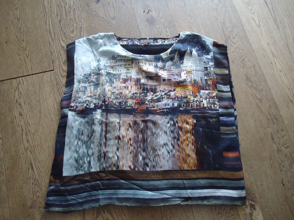Nieuwe zijden Open End top maat 54, Kleding | Dames, Meerkleurig, Nieuw, Ophalen of Verzenden, Zonder mouw