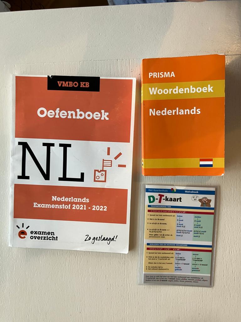 Examenoverzicht - VMBO KB Nederlands examenstof hulpkaart, Boeken, Ophalen, Alpha, Zo goed als nieuw, Overige niveaus
