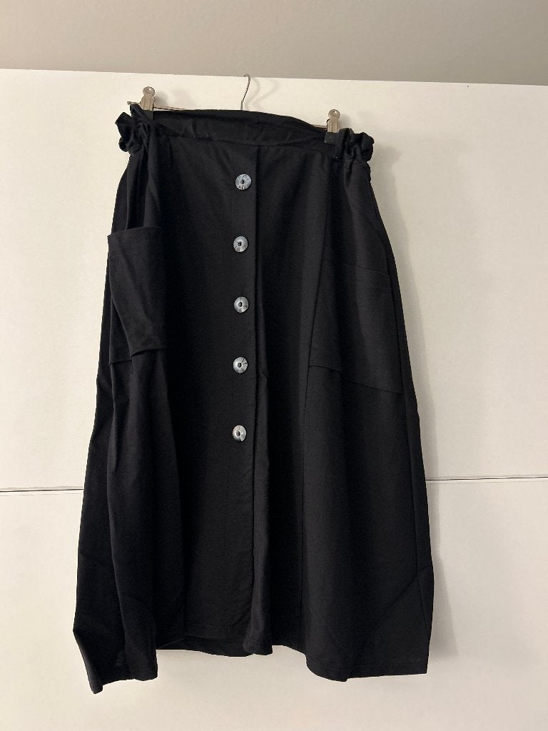 Biscote zwarte midi rok met knopen, Kleding | Dames, Zwart, Maat 46/48 (XL) of groter, Ophalen of Verzenden, Zo goed als nieuw
