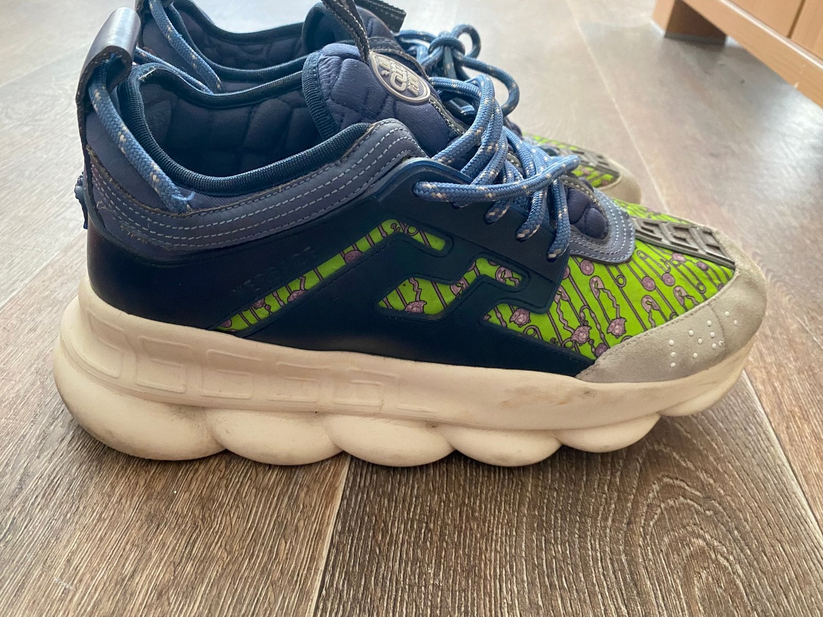 Versace sneakers, Ophalen of Verzenden, Zo goed als nieuw, Zwart