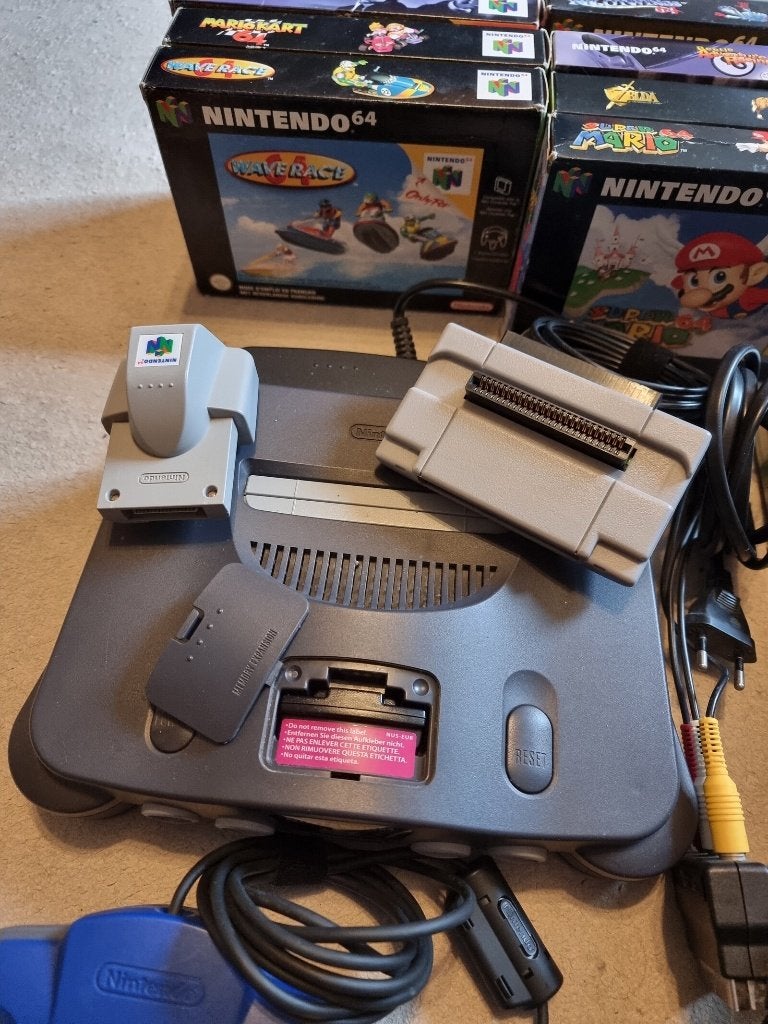 NINTENDO 64, 11 BOXED GAMES, 4 CONTROLLERS, RUMBLE PAK, Ophalen of Verzenden, Gebruikt, Met 3 controllers of meer, Met games