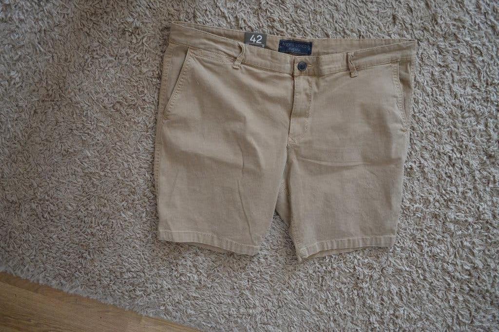 Korte broek van Angelo Litrico maat 58 (42), Angelo Litrico, Beige, Ophalen of Verzenden, Maat 56/58 (XL)