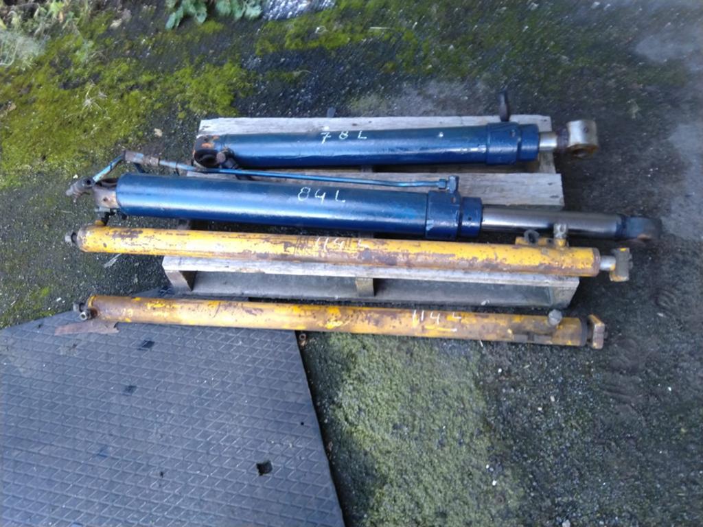 Hydraulische cilinders (diverse maten), Ophalen