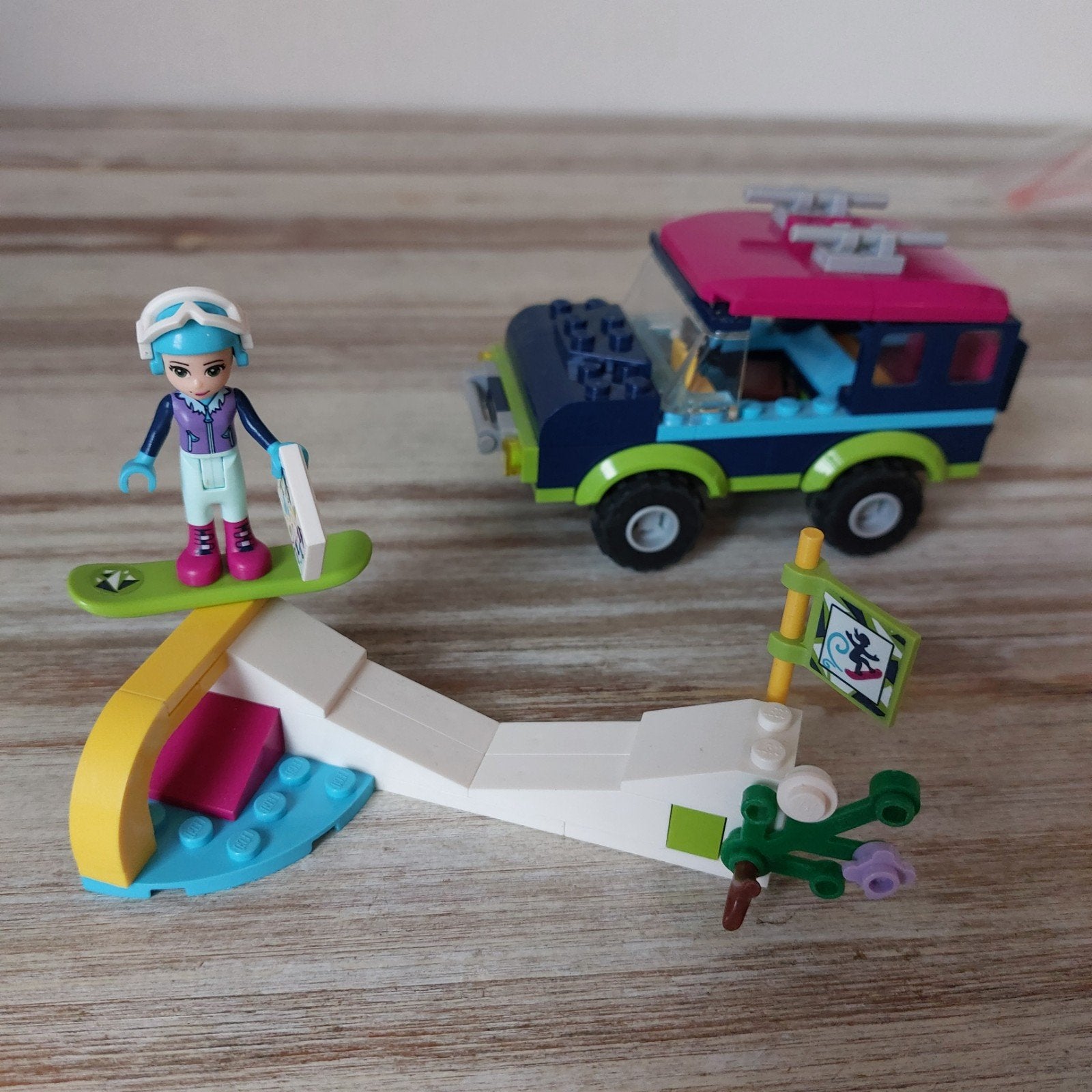 LEGO Friends Snow Resort Off-Roader 41321, Ophalen of Verzenden, Zo goed als nieuw, Overige merken