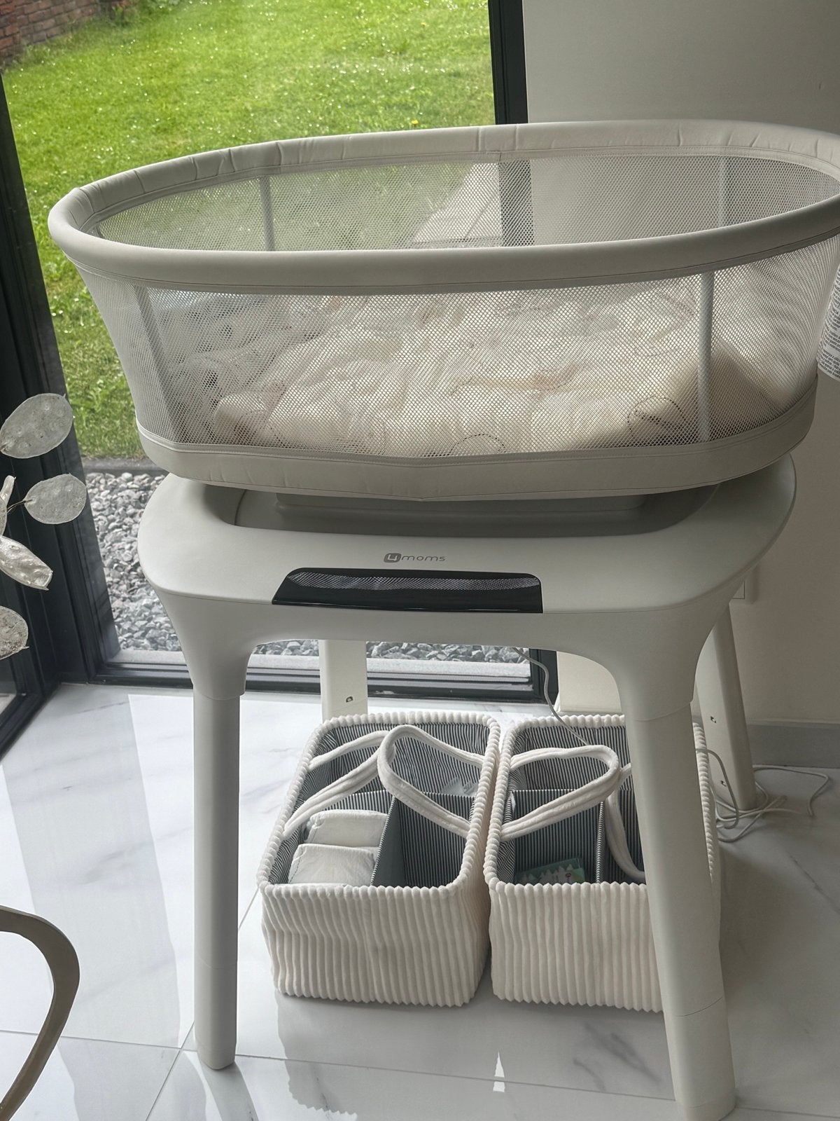 4MOMS Elektrisch Babybed met Verschillende Standen, Ophalen of Verzenden, Zo goed als nieuw, Wieg