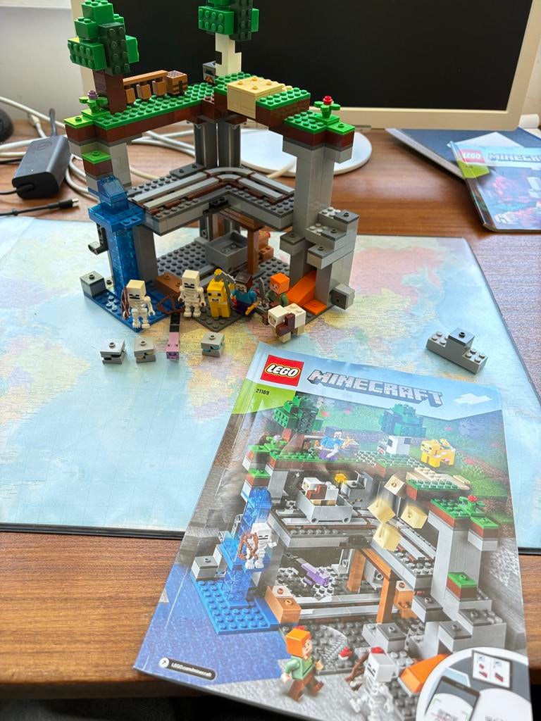 LEGO Minecraft Het eerste avontuur (21169) met handleiding, Kinderen en Baby's, Speelgoed | Bouwstenen, Zo goed als nieuw, Overige merken
