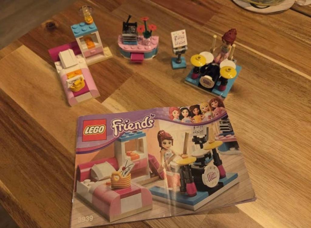 LEGO FRIENDS mia's bedroom (3933), Ophalen, Lego, Friends, Zo goed als nieuw