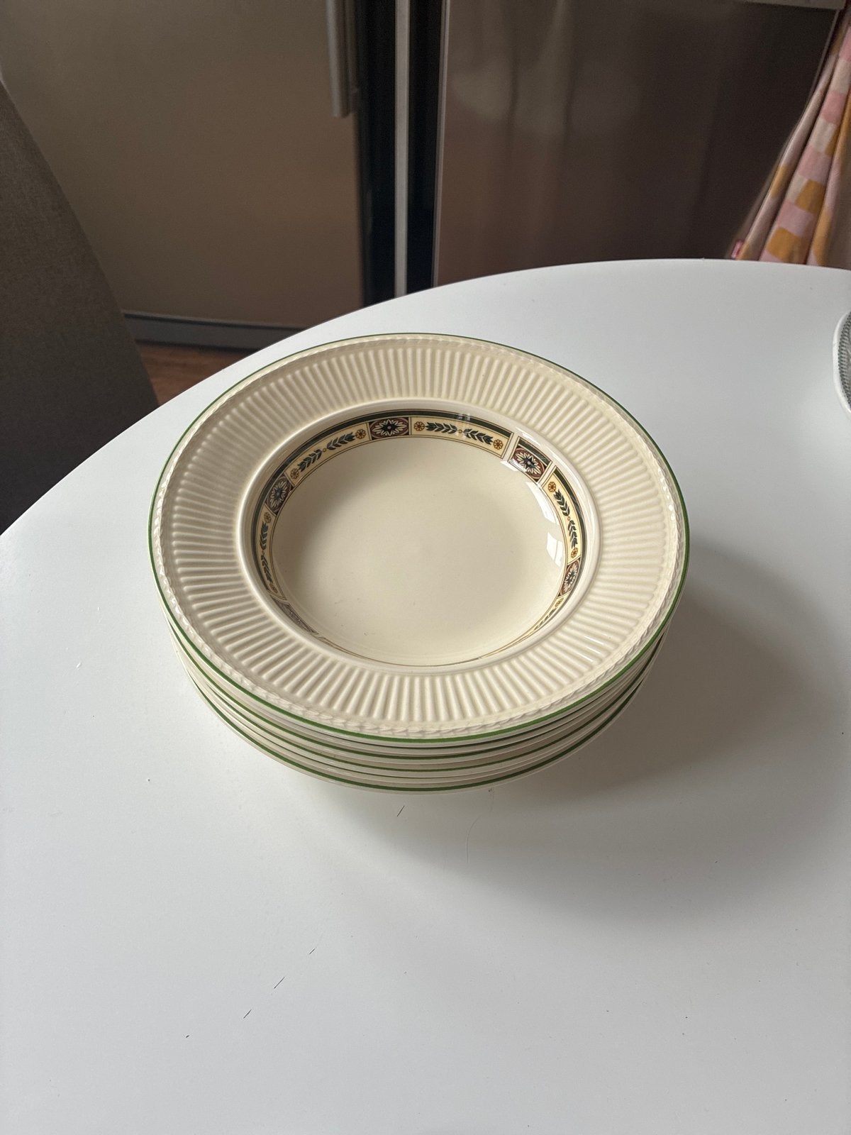 Wedgwood Carlton Queen's Ware diepe borden (6 stuks), Klassiek, Ophalen of Verzenden, Zo goed als nieuw, Bord(en)