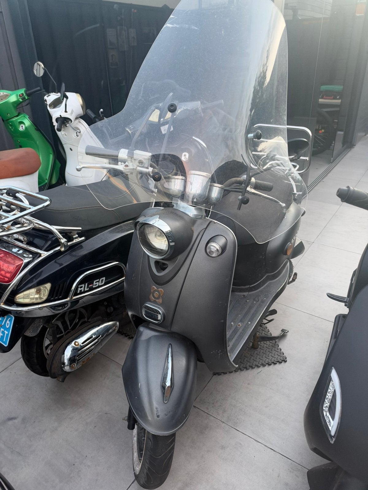 Agm scooter opknapper, Fietsen en Brommers, Ophalen of Verzenden, Zo goed als nieuw, Benzine, Overige modellen