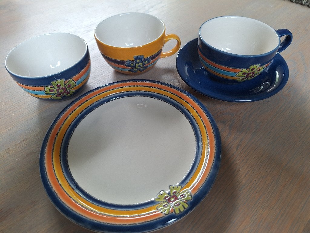 Artesa servies setje, Huis en Inrichting, Nieuw, Ophalen of Verzenden, Overige stijlen, Kop(pen) en/of Schotel(s)