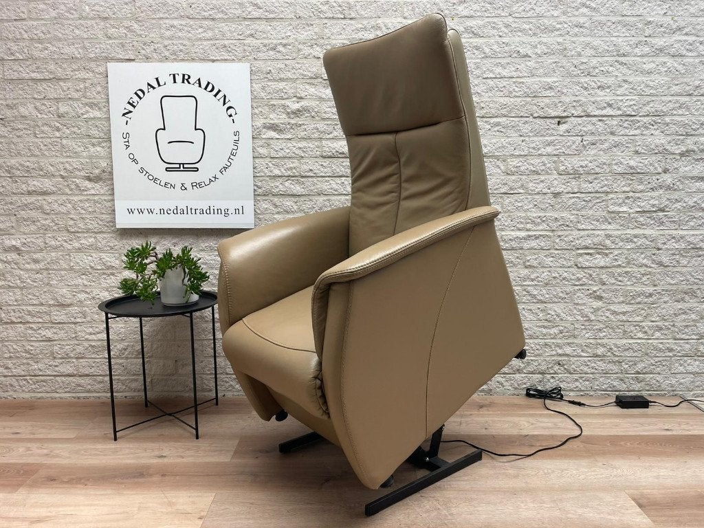 Ciar sta op stoel relax fauteuil Large staopstoel garantie, Huis en Inrichting, Fauteuils, Ophalen, N, N, Minder dan 75 cm