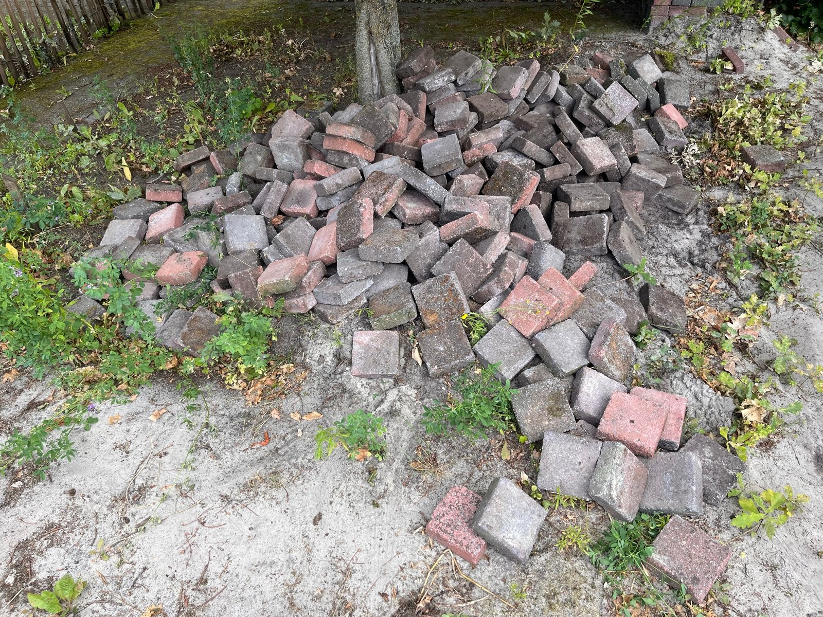 Ca. 350 gebruikte tegels 135x135 mm - gratis afhalen, Tuin en Terras, Ophalen, Gebruikt, 5 tot 10 m², Beton