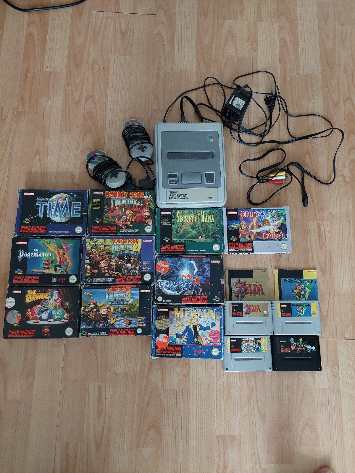 Super Nintendo SNES  pal met 14 spellen, Spelcomputers en Games, Spelcomputers | Nintendo Super NES, Gebruikt, Met 2 controllers