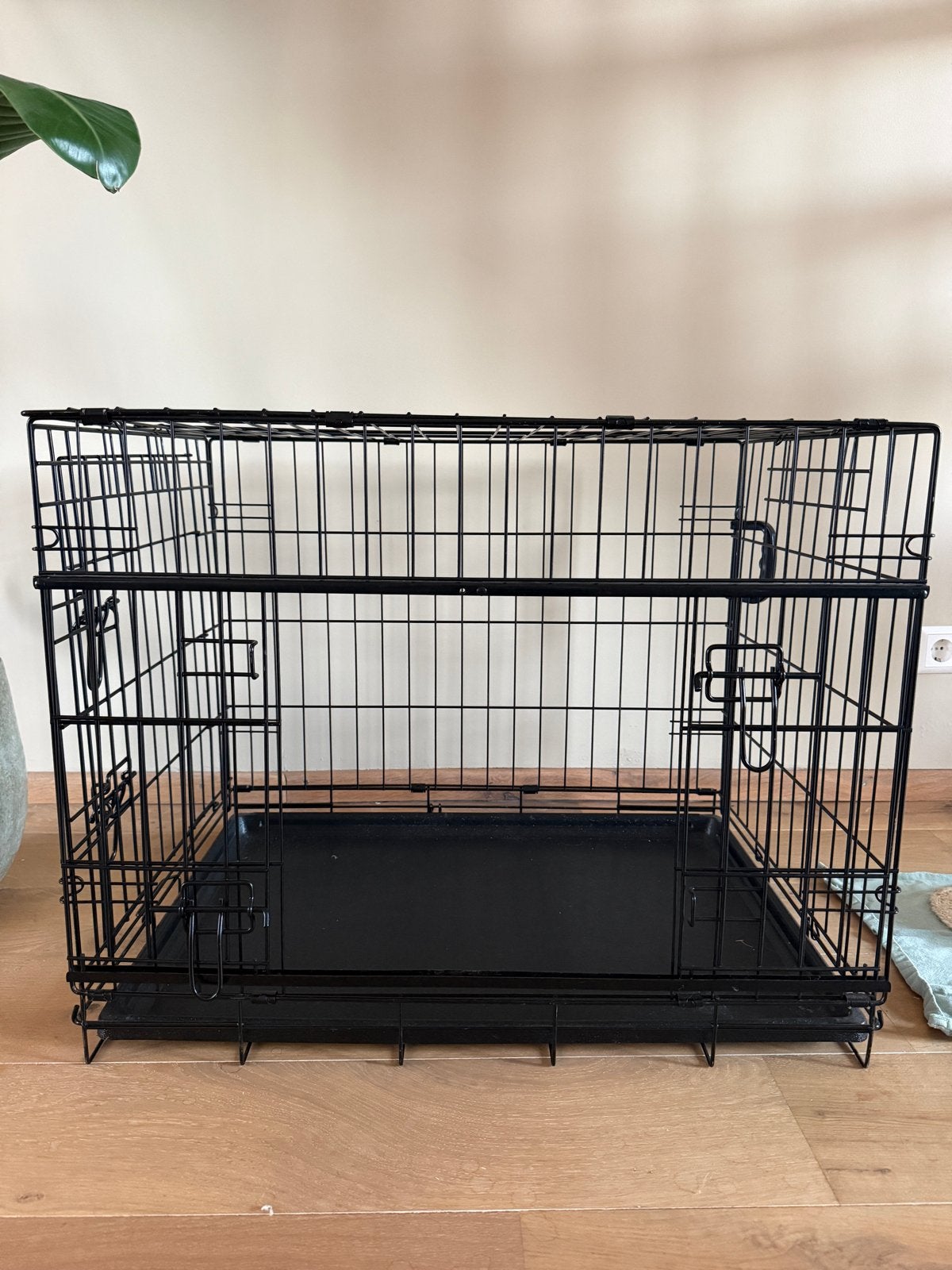 Honden bench met schuifdeur, Dieren en Toebehoren, Ophalen, Zo goed als nieuw