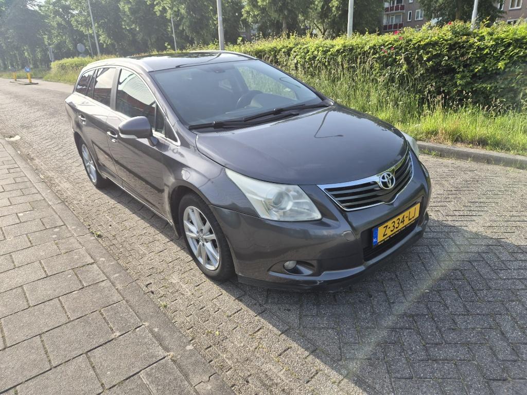 Toyota Avensis 2.2 D-4d Wagon 2010 Grijs, Auto's, Voorwielaandrijving, 4 cilinders, Overige bekleding, Particulier