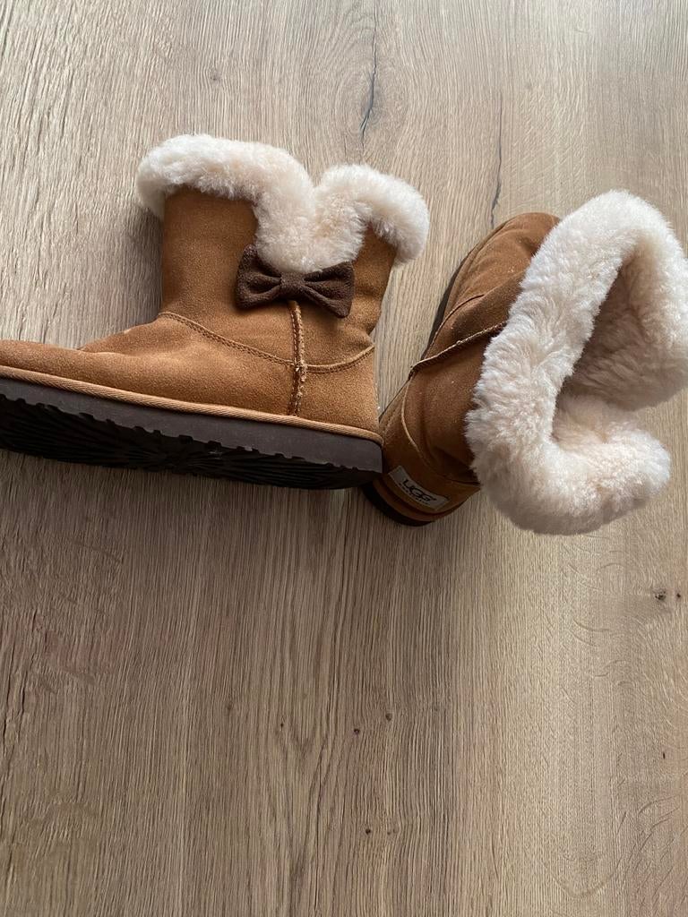 UGG Australia gevoerde laarsjes met strik – maat 35 – warm, Kleding | Dames, Schoenen, Gedragen, Snowboots, Bruin, Ophalen of Verzenden
