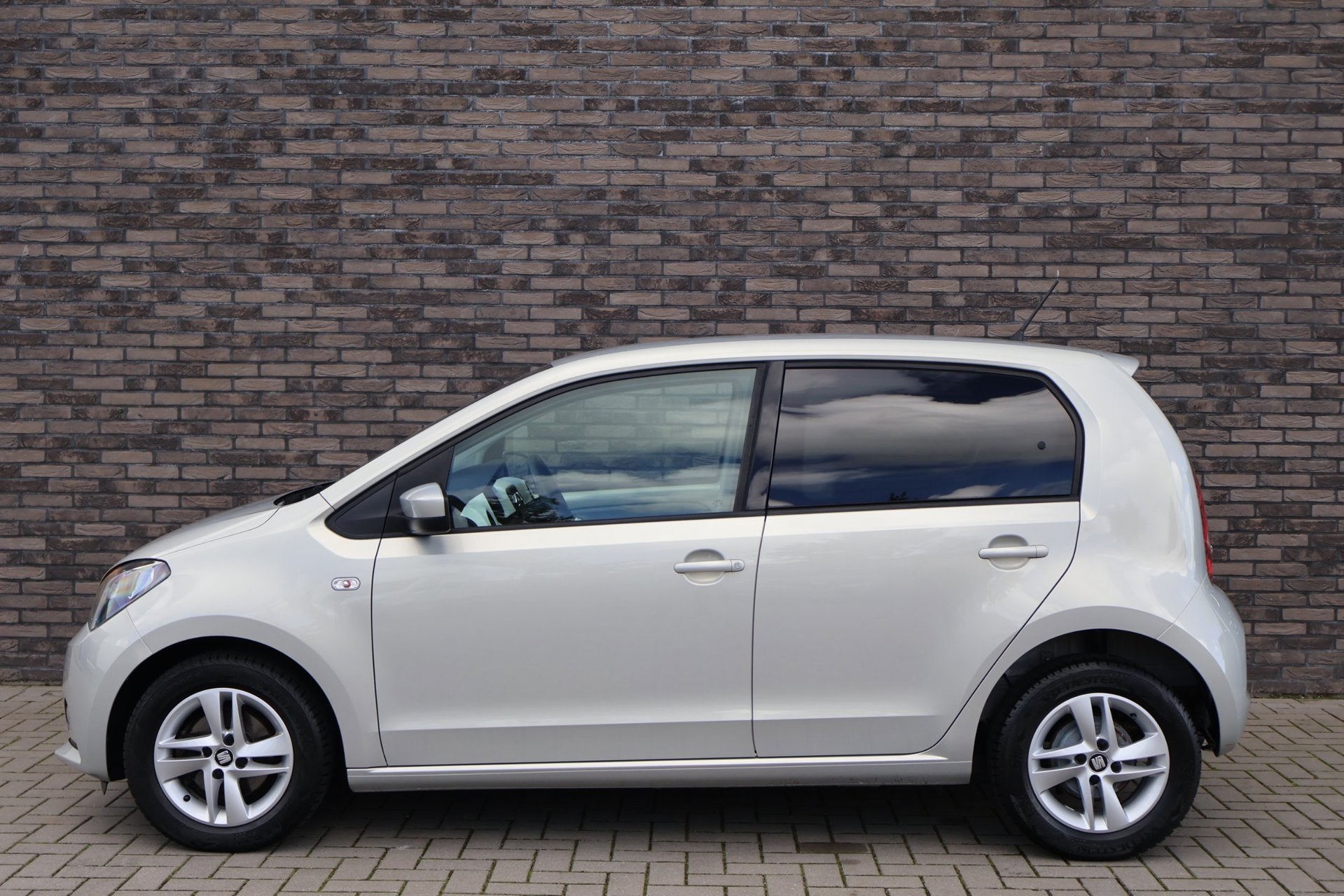 Seat Mii 1.0 Chill Out | Navi | Trekhaak | Cruise-control |, Voorwielaandrijving, Euro 5, 840 kg, Mii