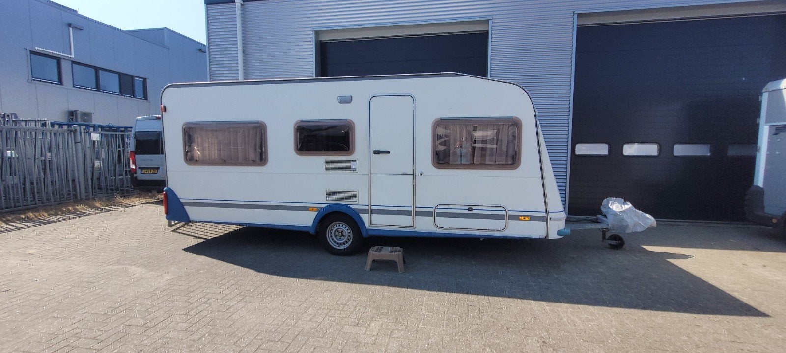 Knaus Blueline 500 TK *VERKOCHT*, Luifel, Rondzit, Particulier, 5 tot 6 meter