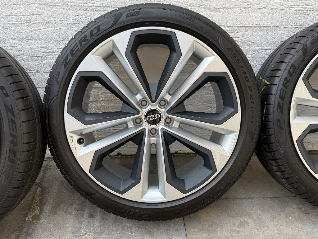 Audi sport 21” originele velgen P ZERO 100% schadevrij!, Auto-onderdelen, Ophalen, Gebruikt, 255 mm, Velg(en)