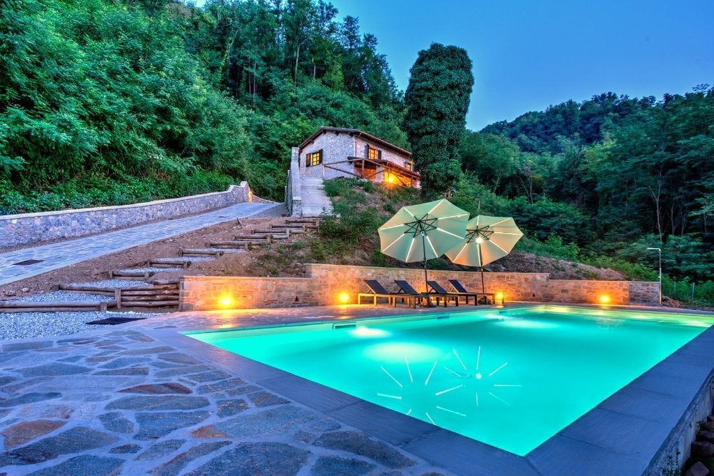 Vakantiehuis in Lucca Toscane te huur (last minute?), 8 personen, Dorp, Toscane, In bos