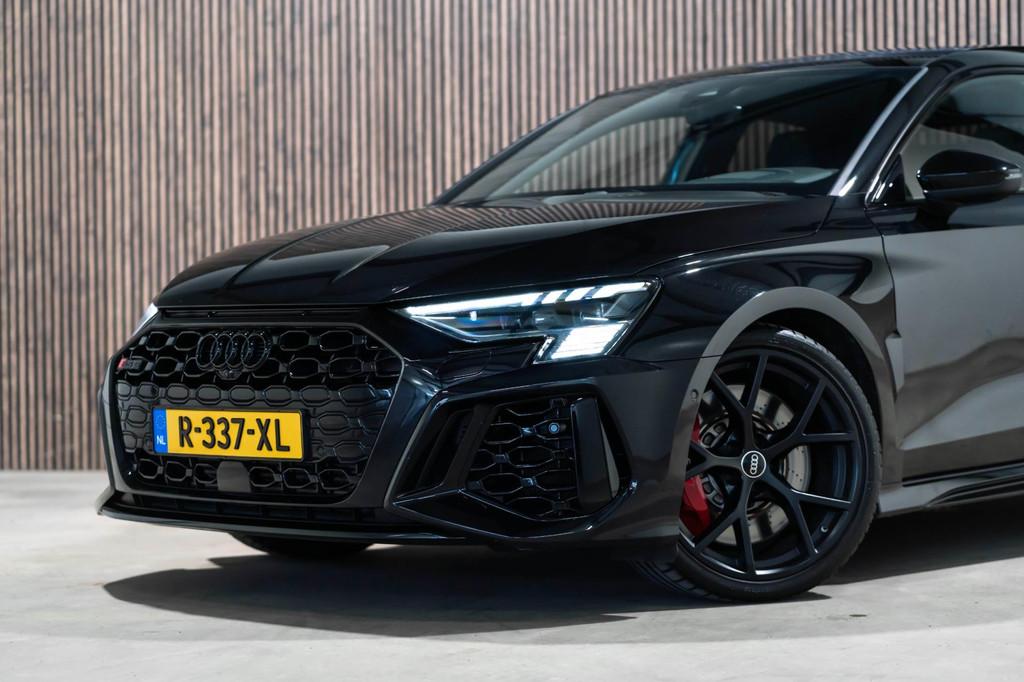 Audi A3 Limousine 2.5 TFSI RS 3 quattro PANO LED VOL, Auto's, Automaat, Gebruikt, RS3, Zwart