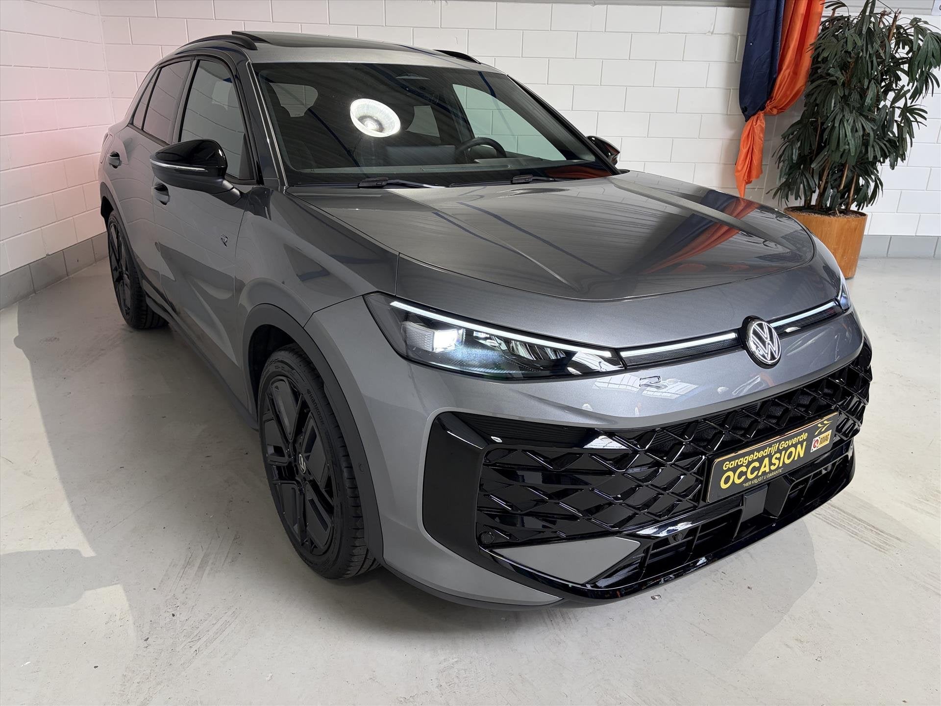 Volkswagen T-Roc 1.5 eTSI 150pk DSG7 R-Line First Edition. P, Auto's, Volkswagen, 1374 kg, 730 kg, 4 cilinders, 150 pk